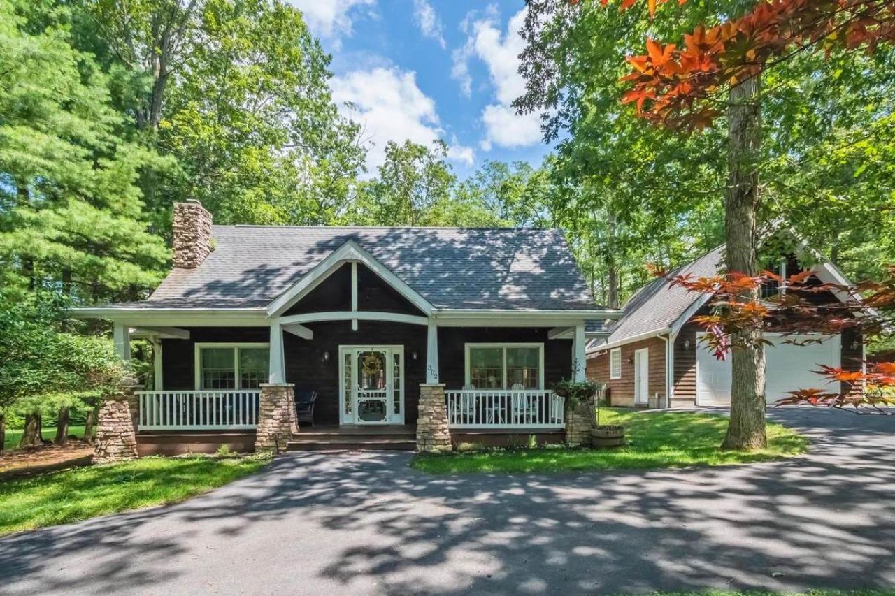 302 Oak Way Road 244 Moonrise Drive (Deep Creek Lake, MD)