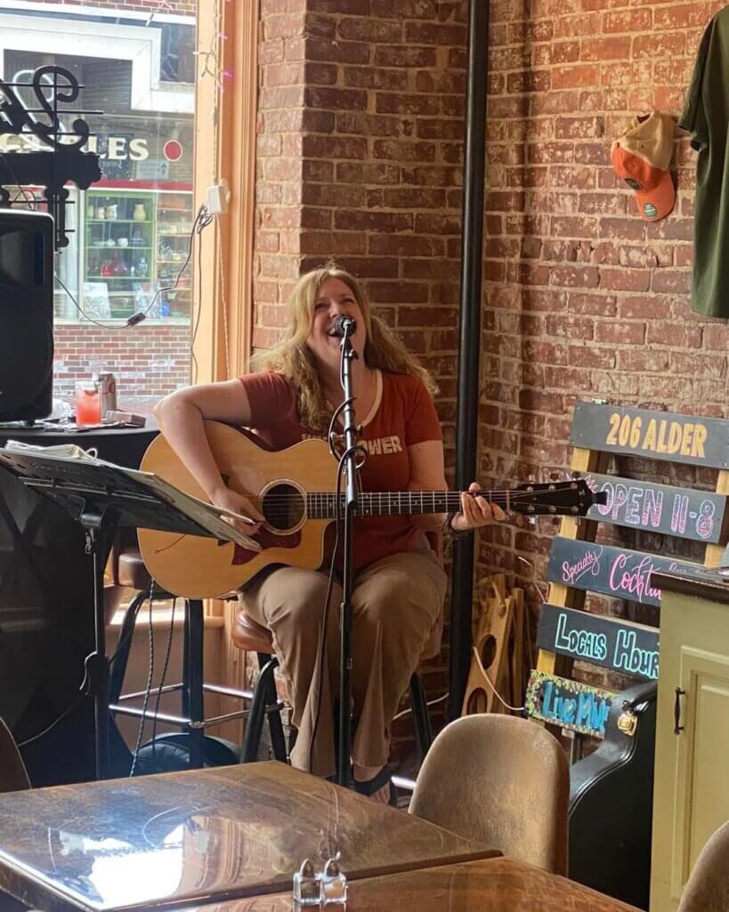 Kelly Lynott at 206 Alder Bistro and Bar (Deep Creek Lake, MD)