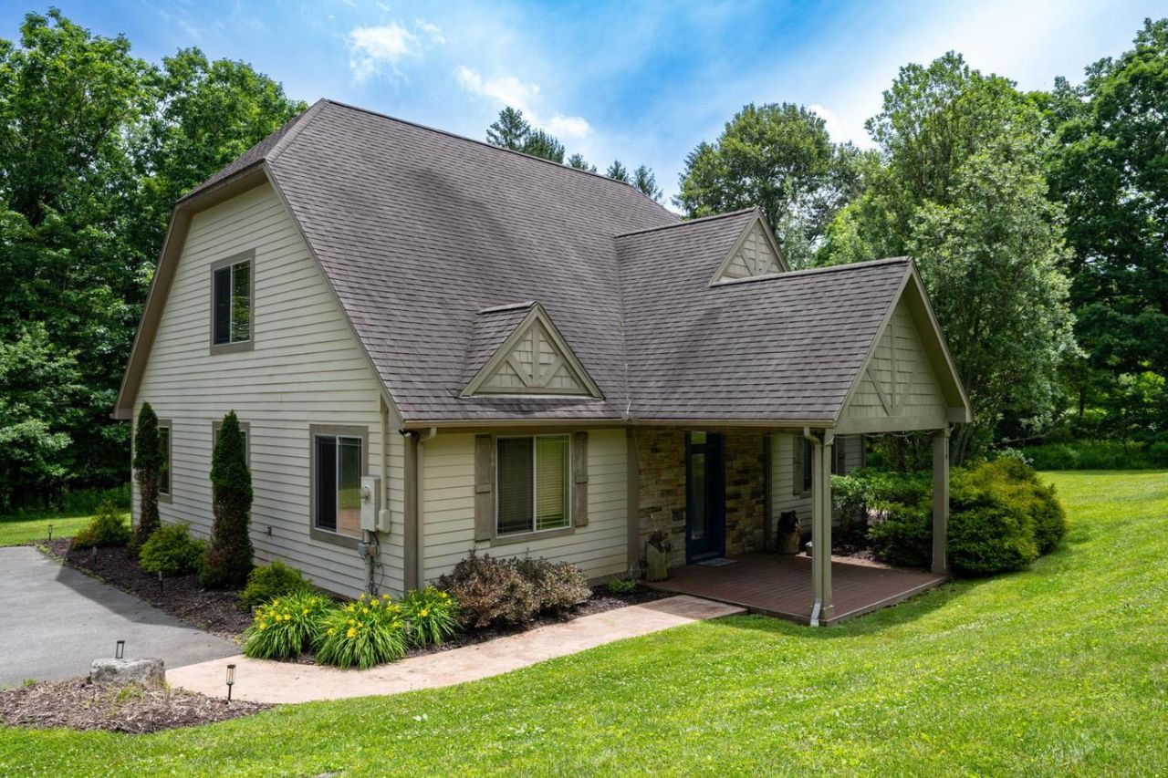 Railey Realty_110 Northlake Dr Railey Realty_110 Northlake Dr