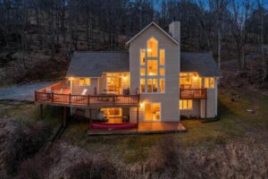 Taylor Made Real Estate_164 Grandview Drive