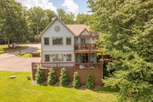 Taylor Made Real Estate_25 Silver Tree Lane