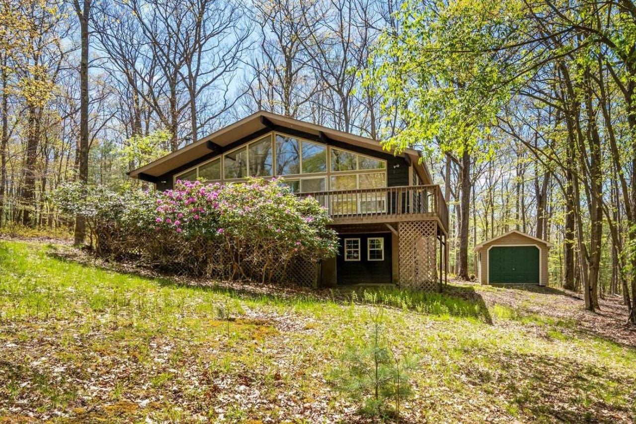 Taylor Made Real Estate_365 Ridge Road