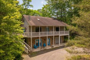 Taylor Made Real Estate_60 Barbaras Way